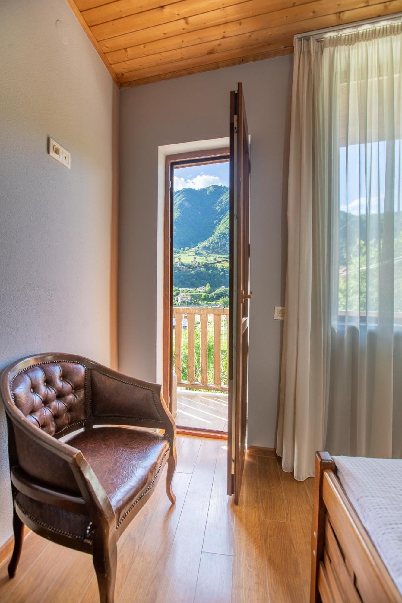 Guest House Nikala Mestia Exterior foto