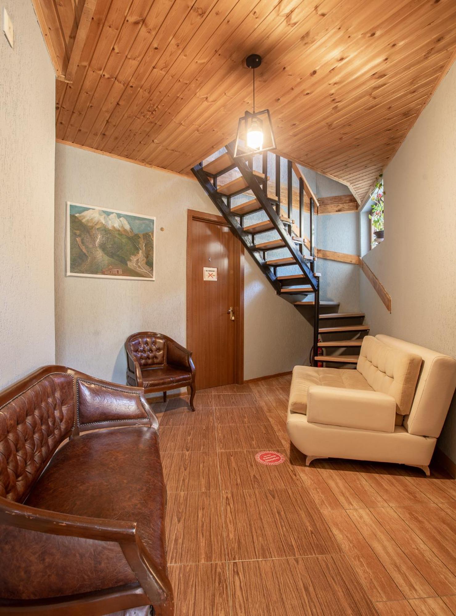 Guest House Nikala Mestia Exterior foto