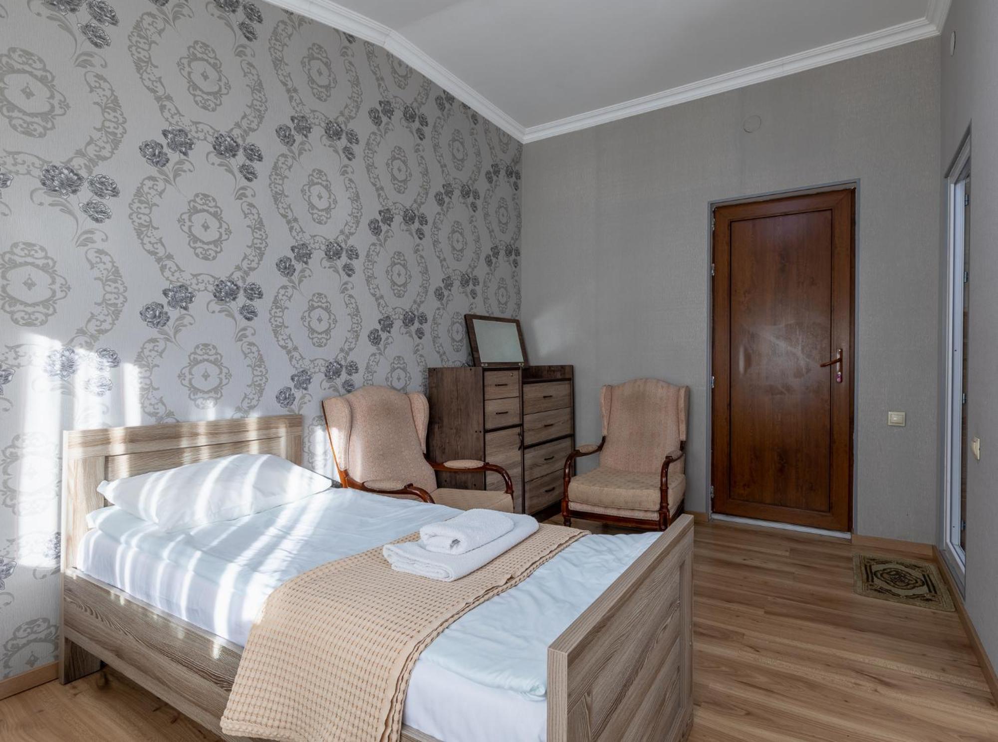 Guest House Nikala Mestia Exterior foto